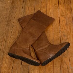 Stuart Weitzman Tan Leather Slouch Boots. NWOT Size 7M